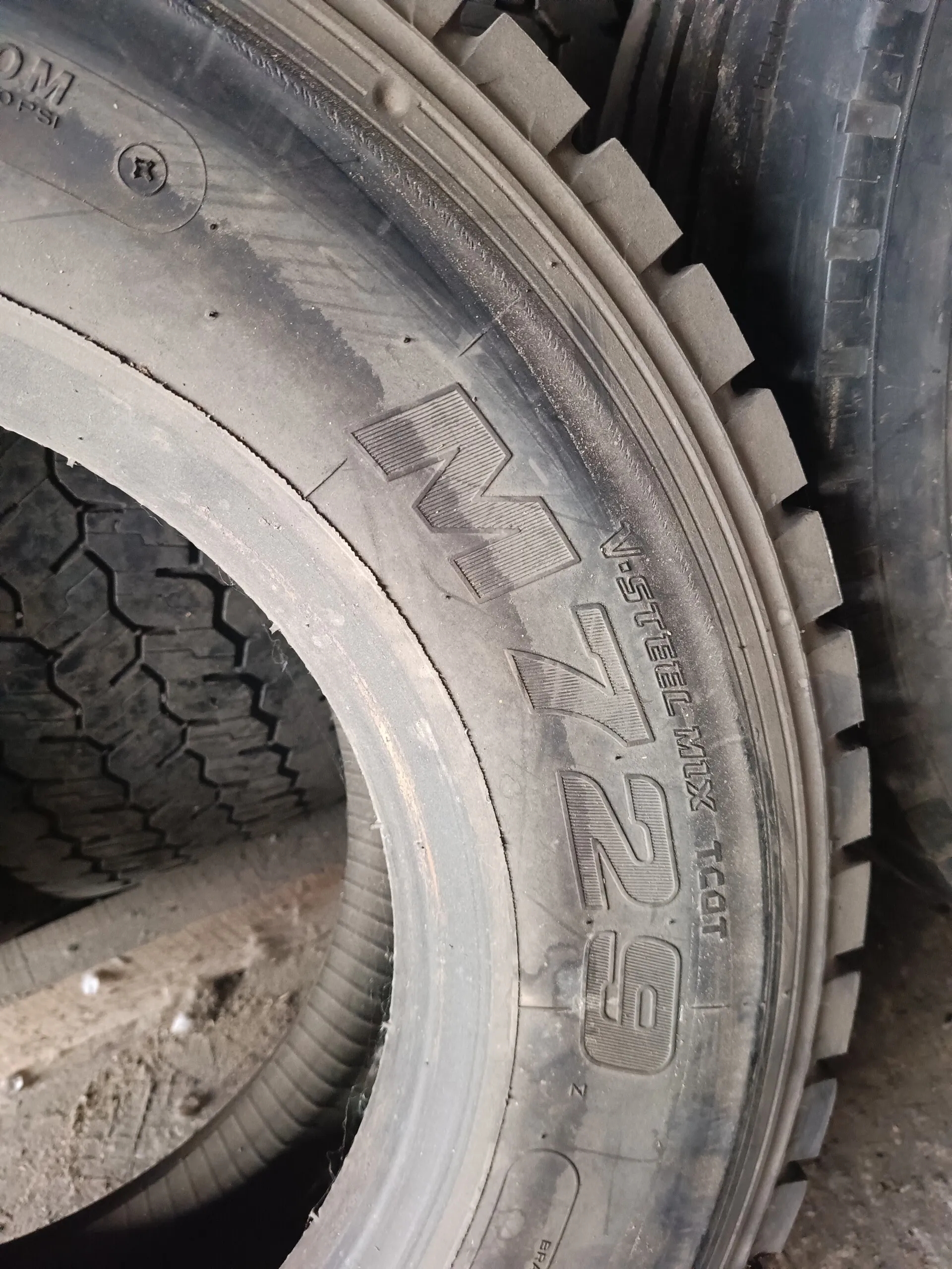 Резина 215/75*17,5 б/у 