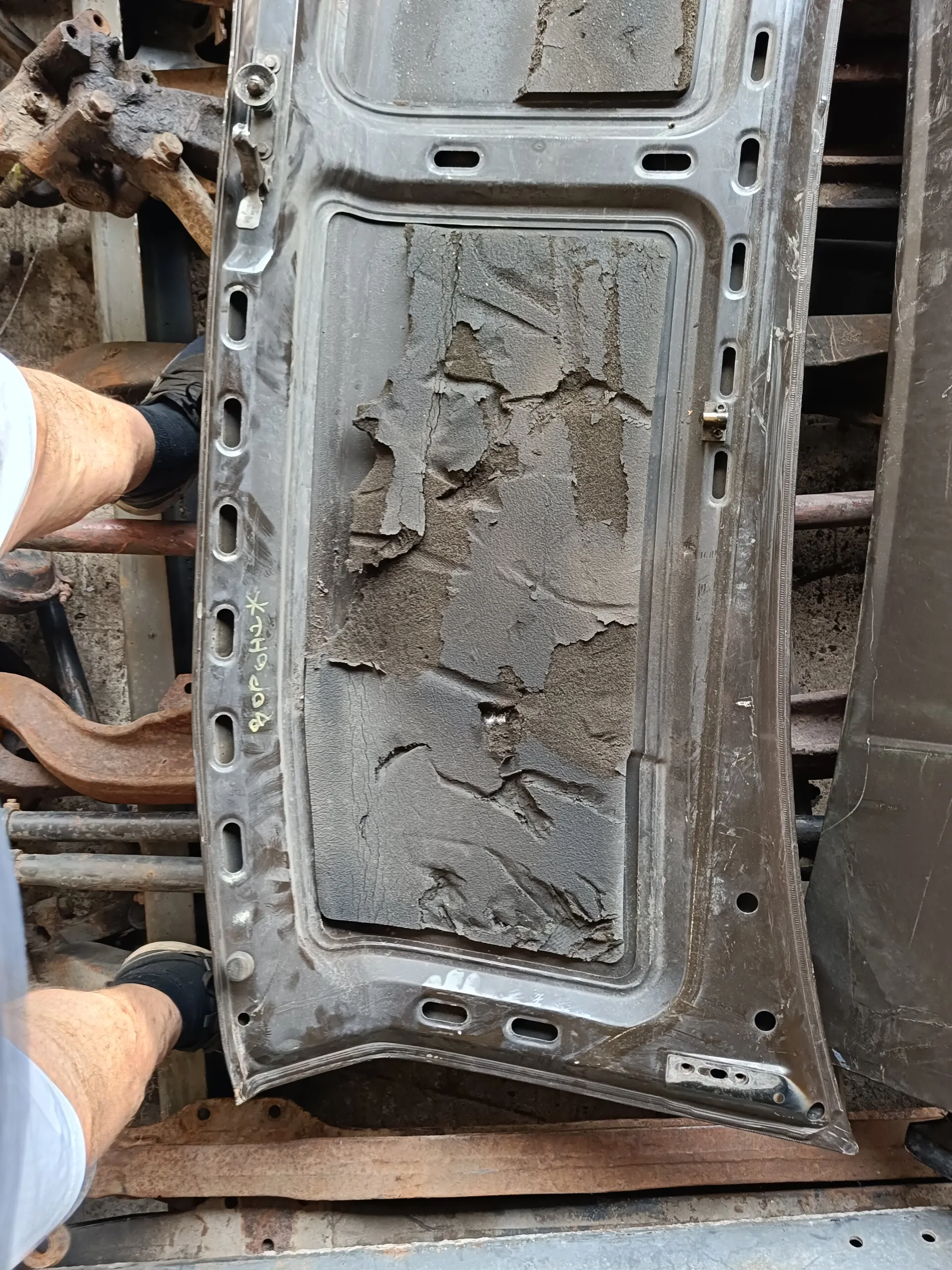 капот Мерседес-Бенц Варио