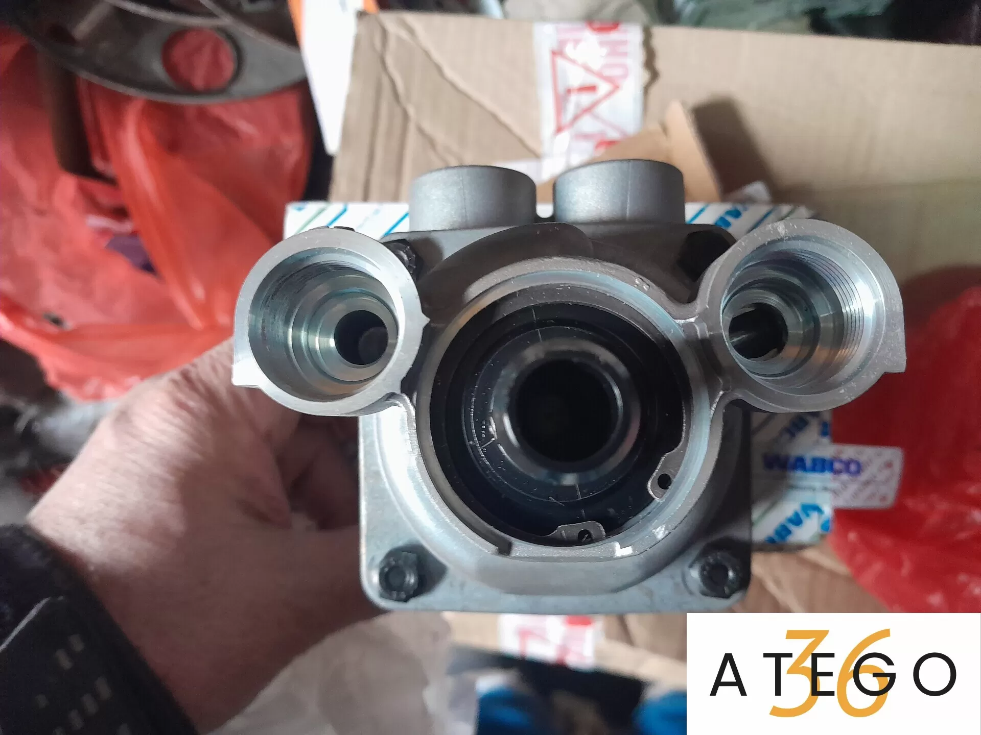 Кран тормозной главный 4613152610