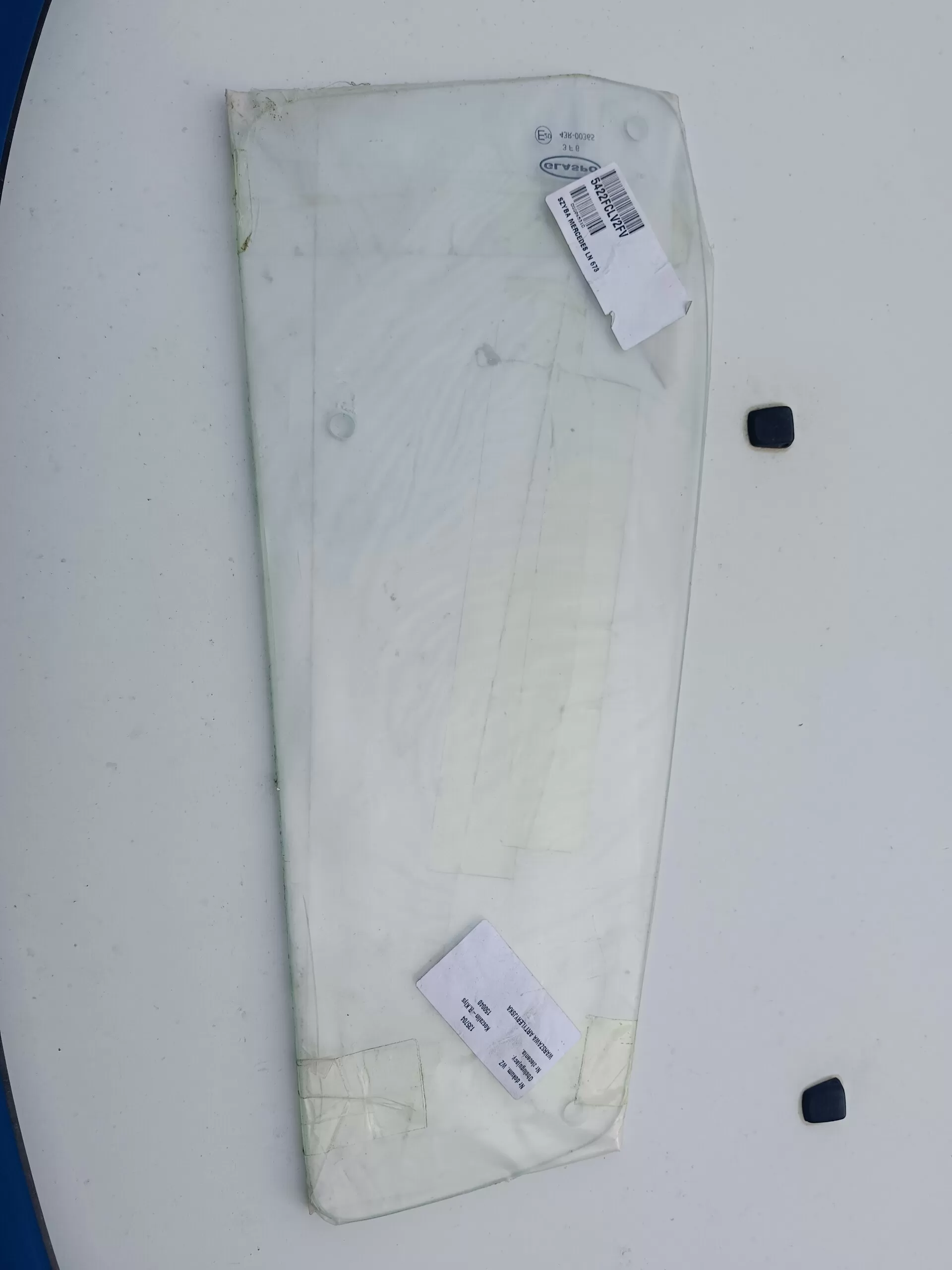 Стекло двери-форточка поворотная  A6737200355