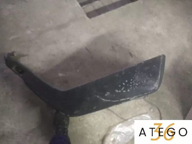 Крыло правое кабины Мерседес-Бенц-814