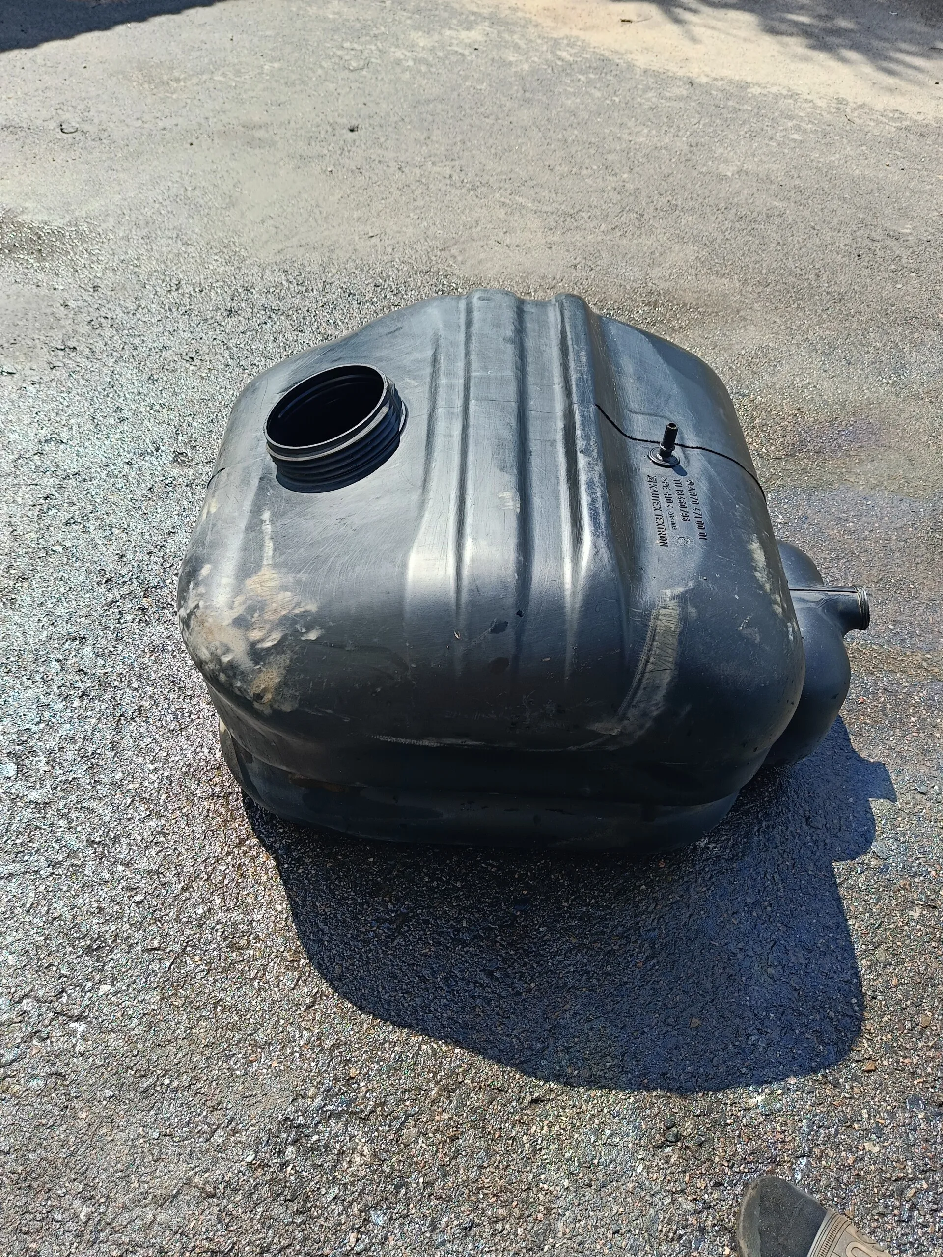 Топливный бак Мерседес-Бенц Атего 125 литров