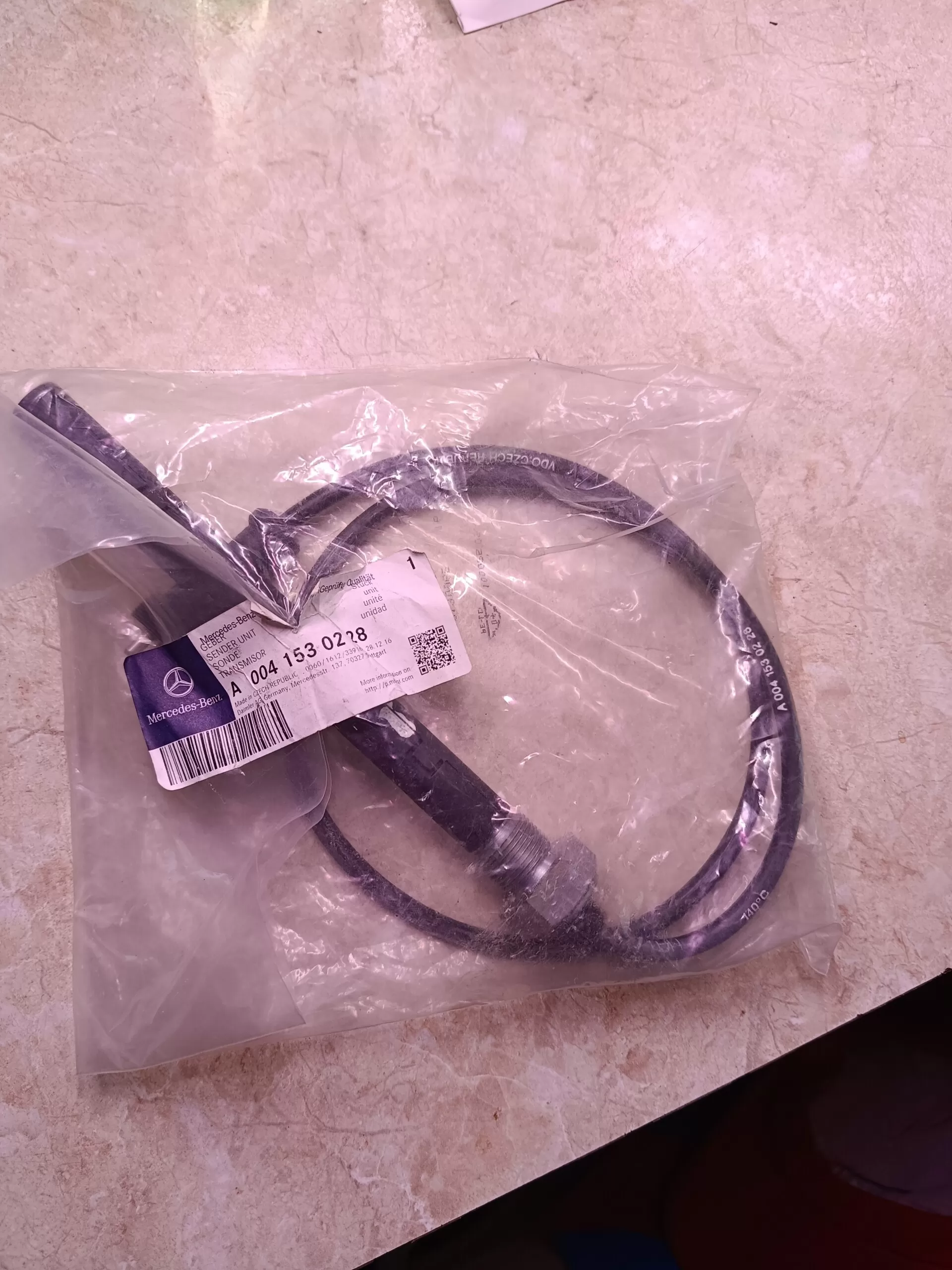 A0041530228 датчик уровня масла Mercedes-Benz