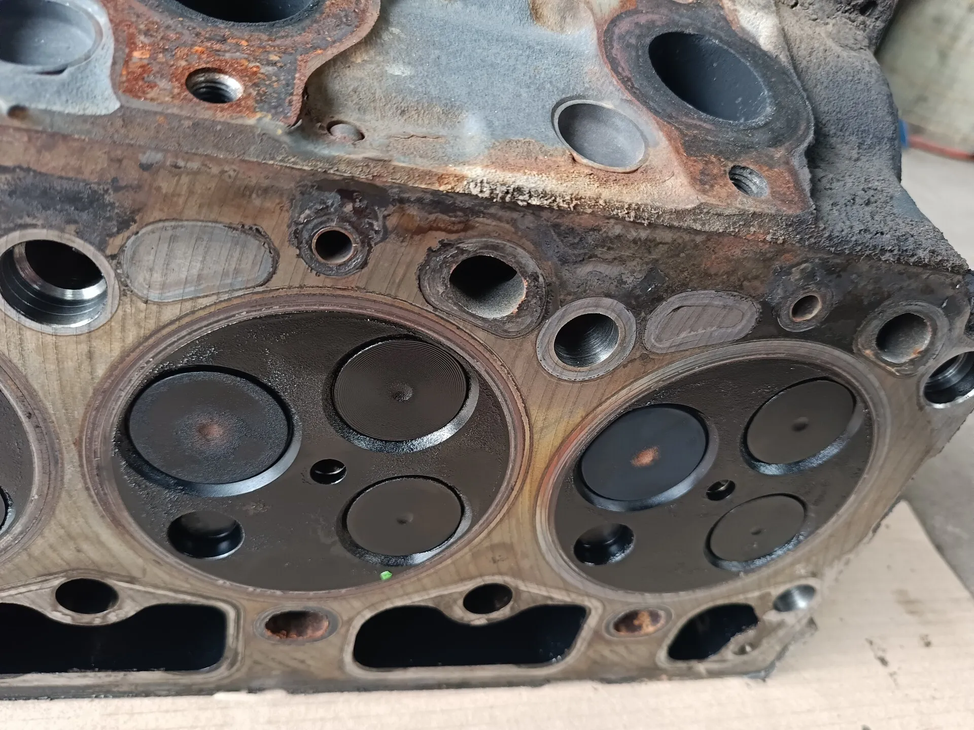 Головка блока цилиндров OM906LA