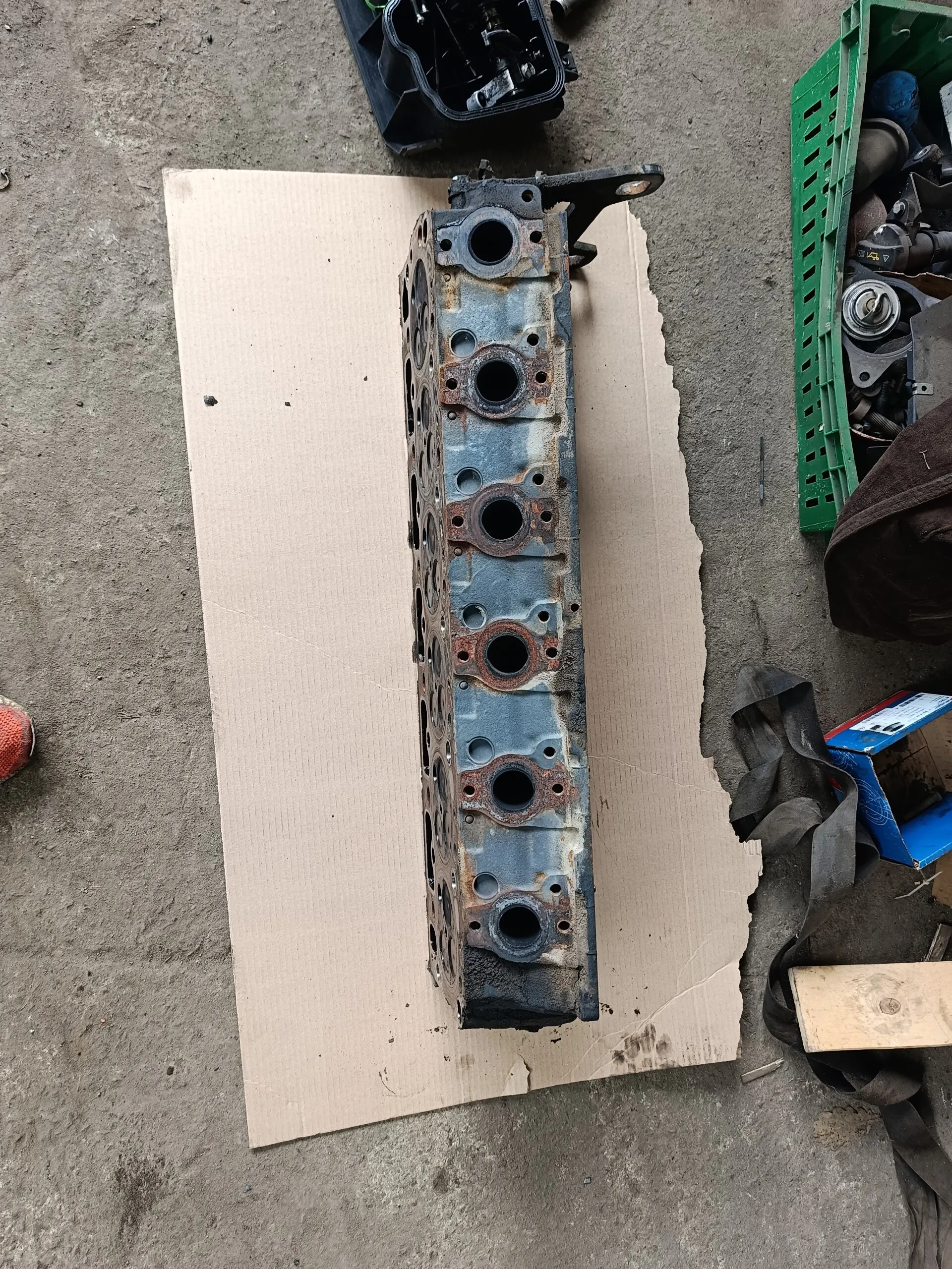 Головка блока цилиндров OM906LA