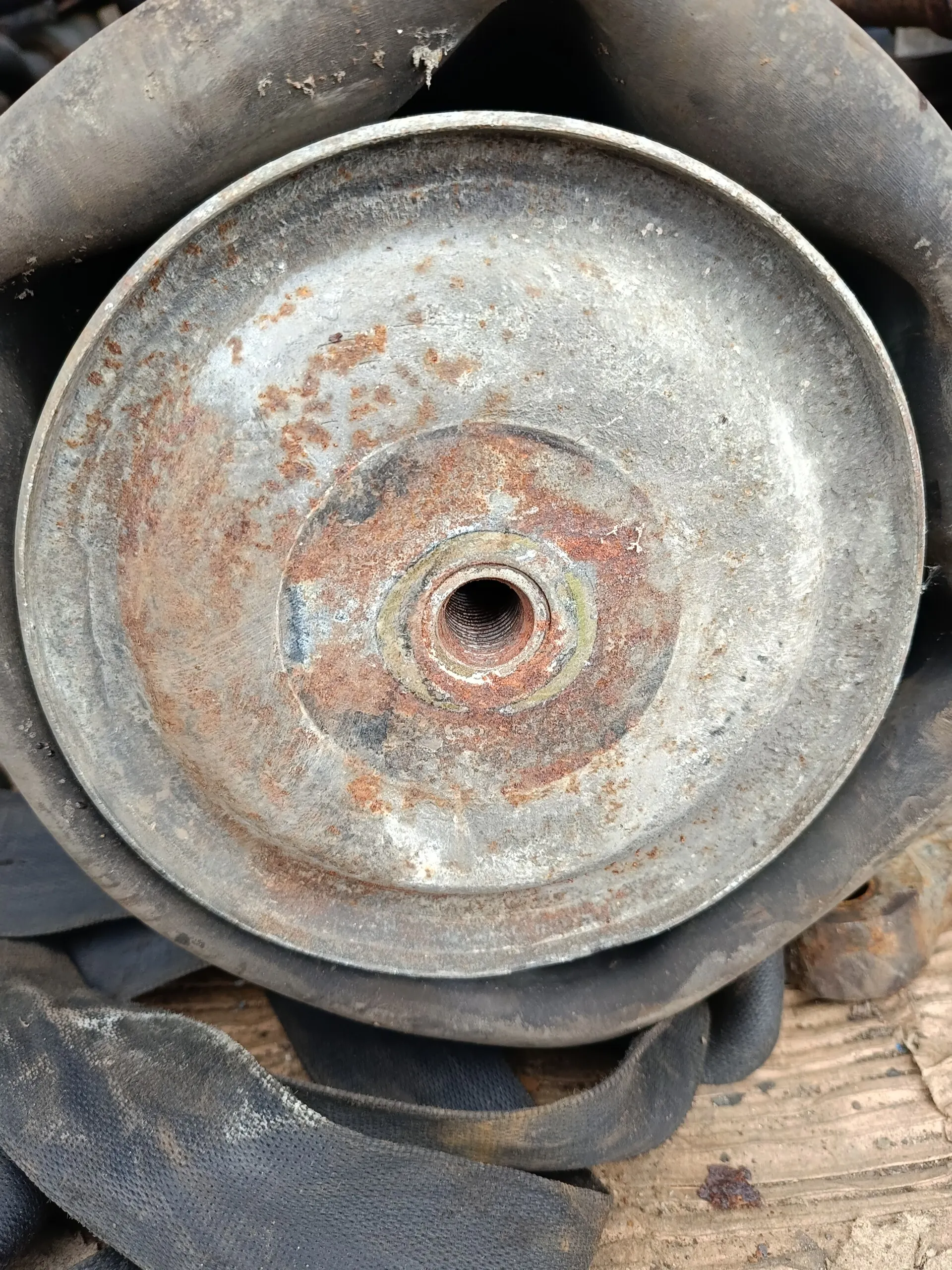 81.43601.0168 пневмоподушка задняя  MAN TGL б/у