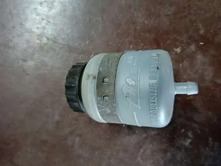  0004314702  расширительный бачок сцепления