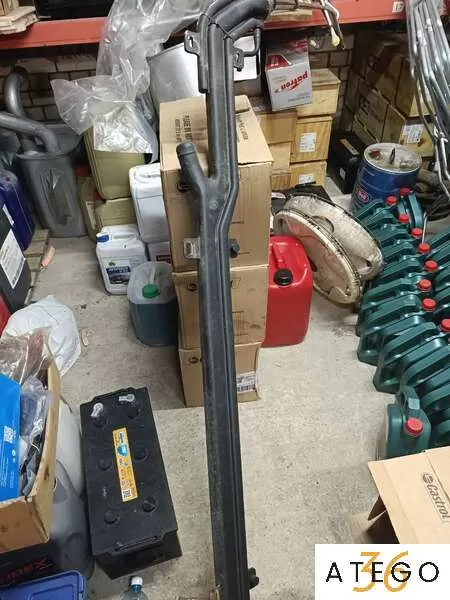 заливная топливная магистраль Мерседес-Бенц Варио