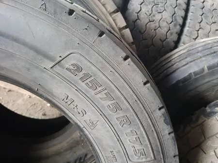 Резина 215/75*17,5 б/у 